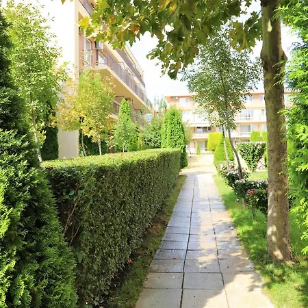 Holiday-orchid Menada Apartman Napospart