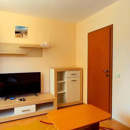 Holiday-orchid Menada Apartman Napospart